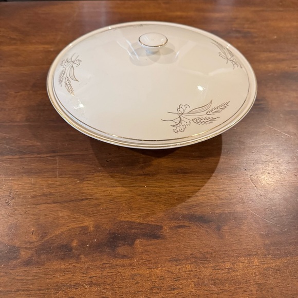 Prairie Gold by Lifetime Covered Round Vegetable Server Wheat Pattern Cream Gold - Picture 2 of 6